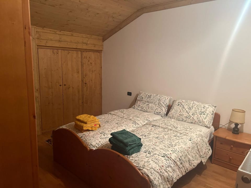 Bed, Photo of the whole room, Bedroom, towels, wardrobe