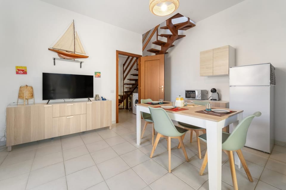 Living room, kitchen