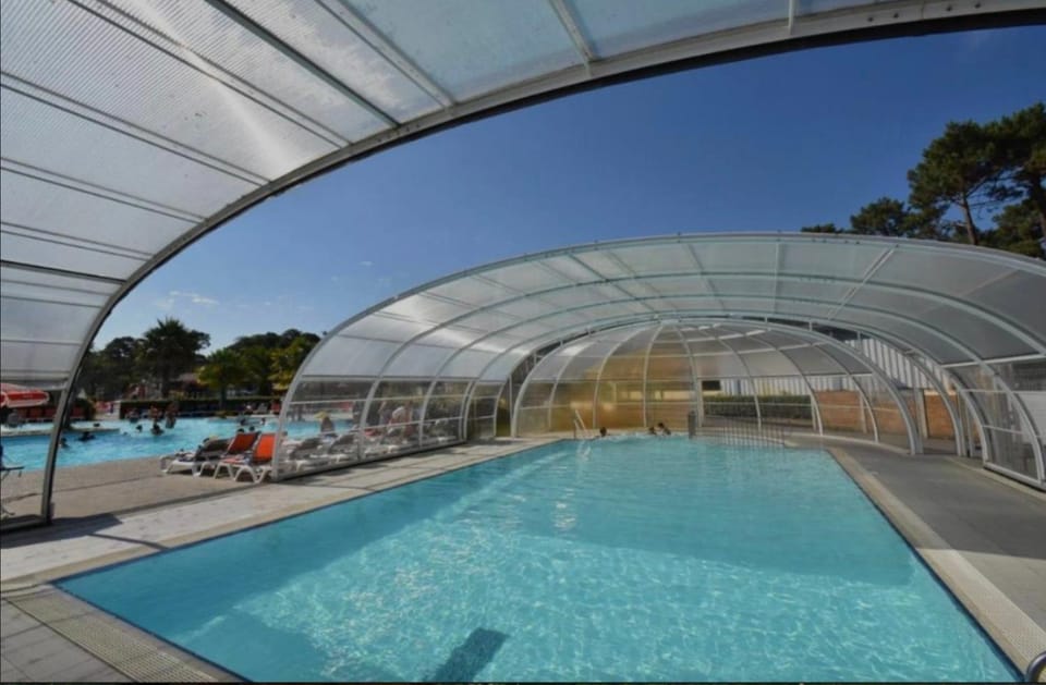 Property building, Swimming pool