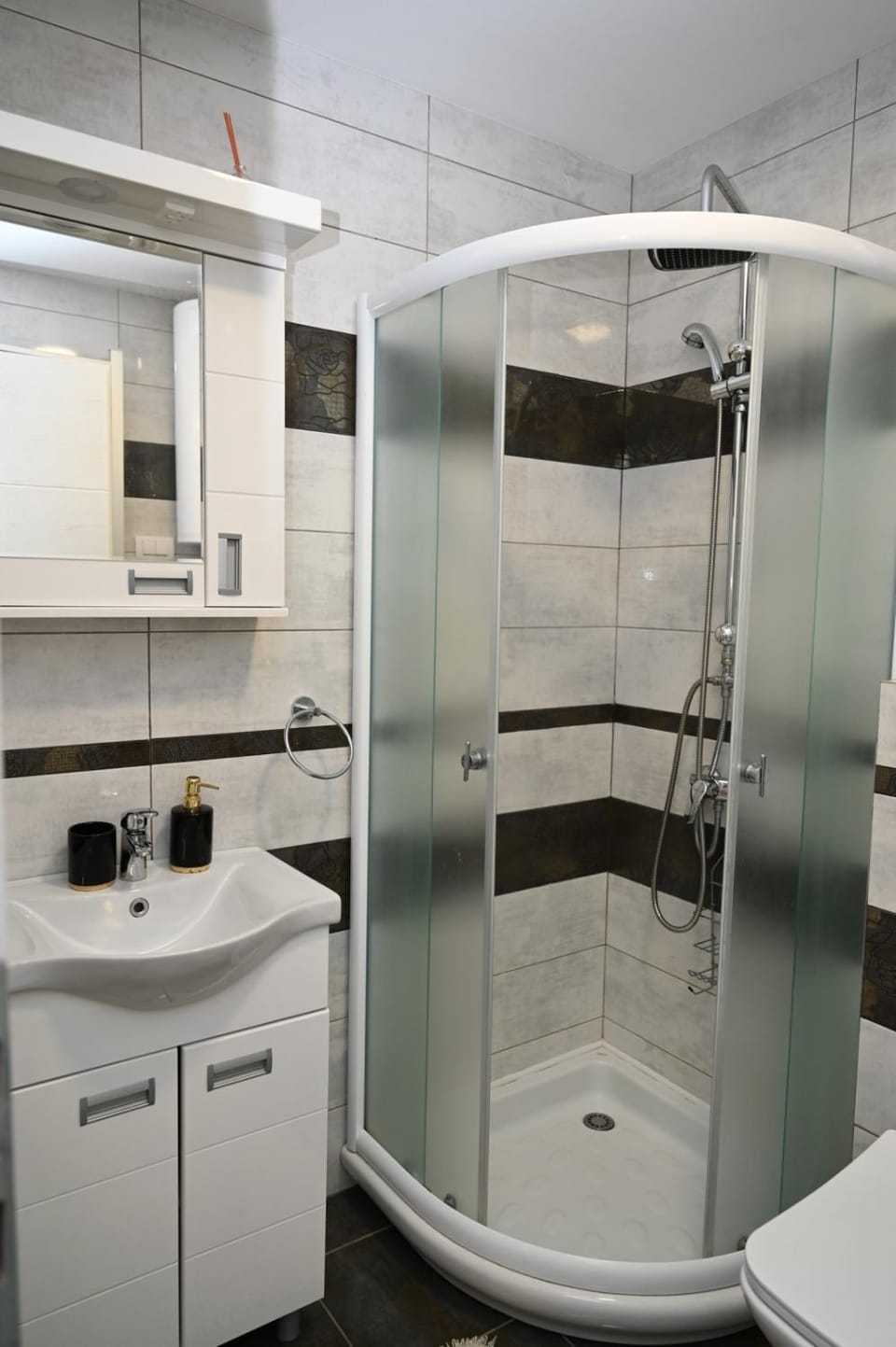 Shower, Bathroom, towels