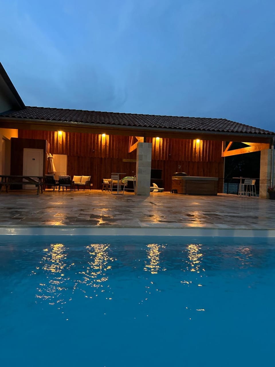 Swimming pool