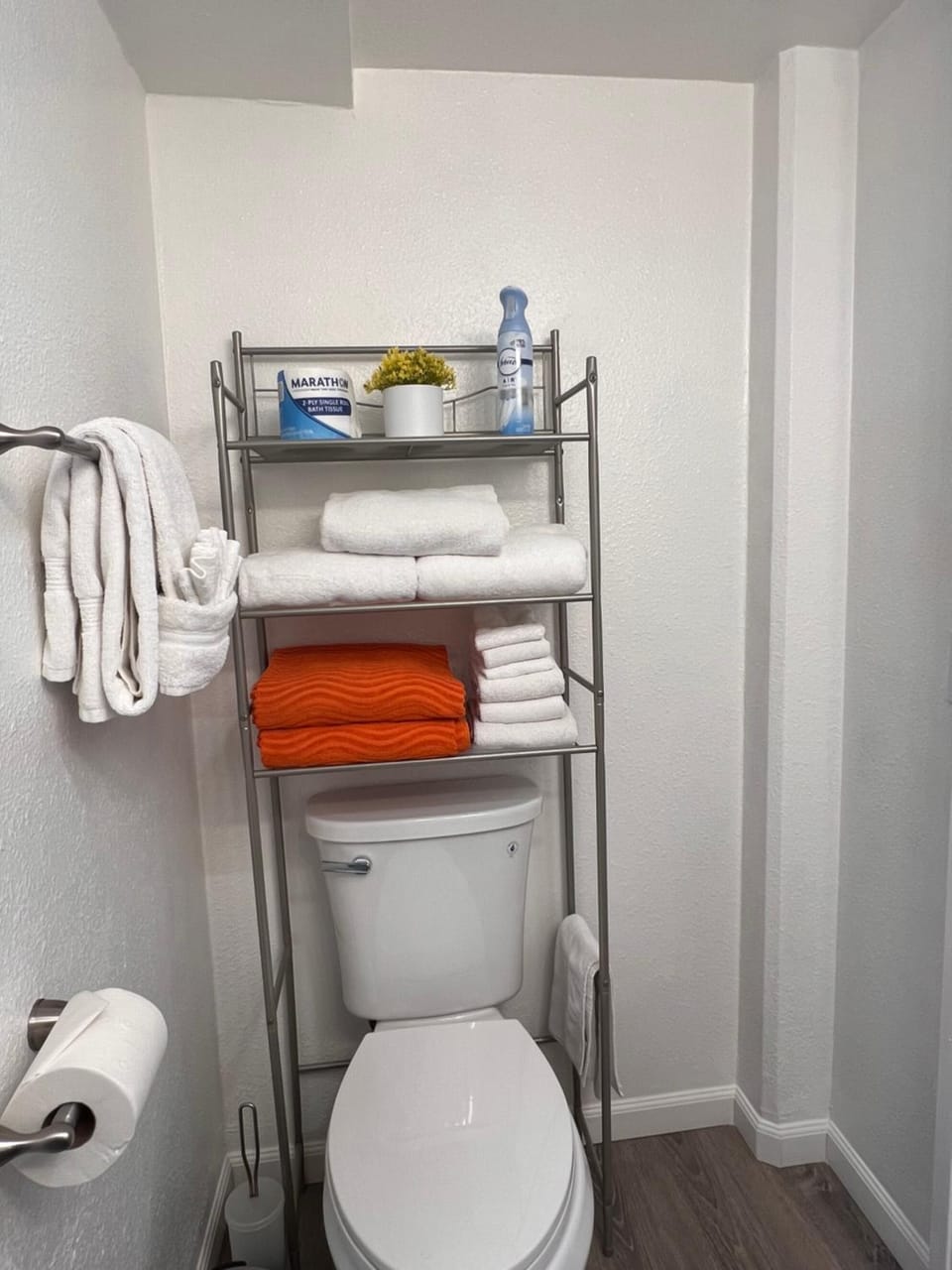 Toilet, Bathroom, towels