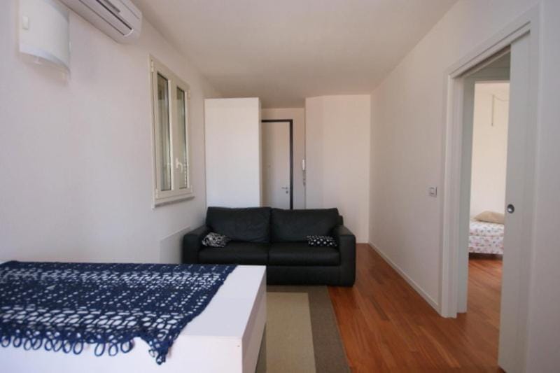 Living room, Seating area, air conditioner