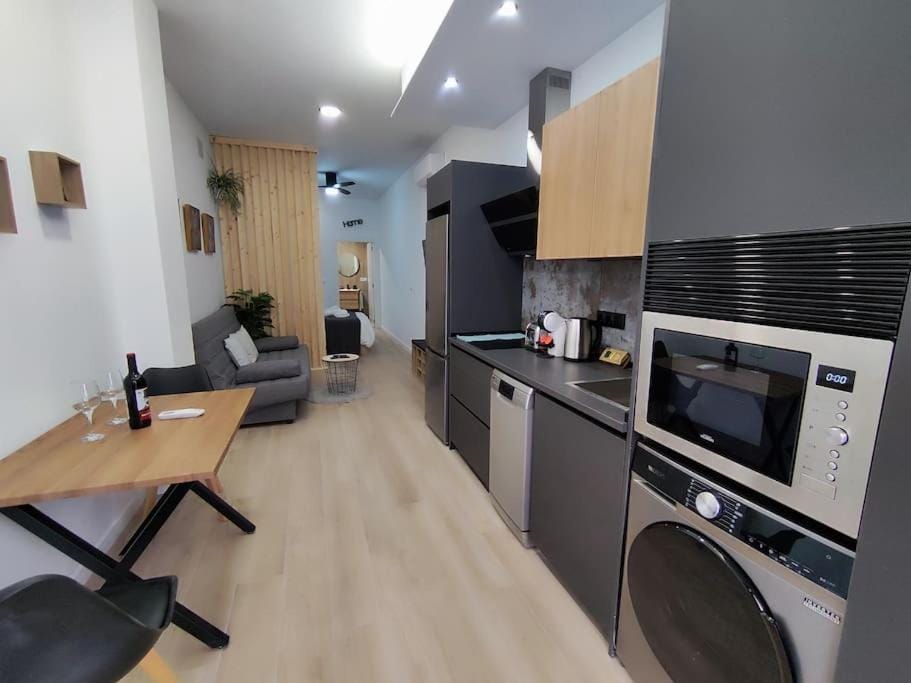 Coffee/tea facilities, Kitchen or kitchenette, Living room, dishwasher, pet friendly, stove, toaster