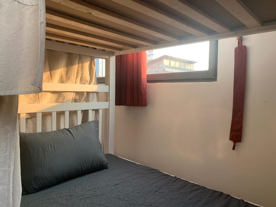 Bed, bunk bed
