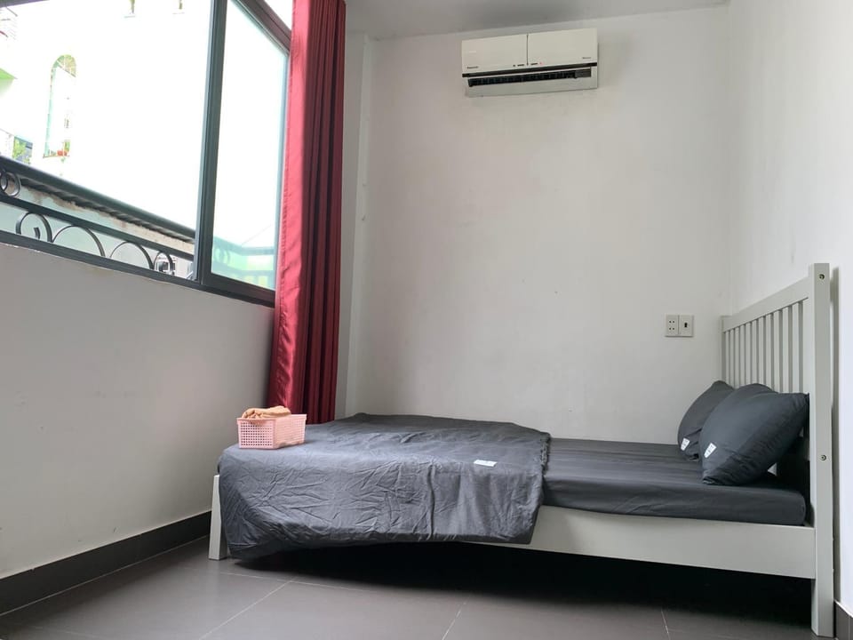 Bed, Photo of the whole room, air conditioner