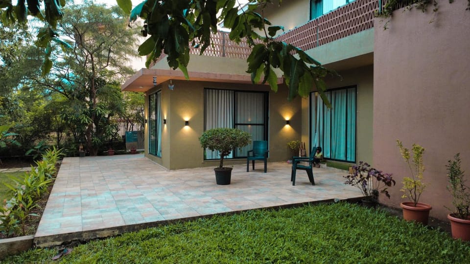 Property building, Garden, Garden view
