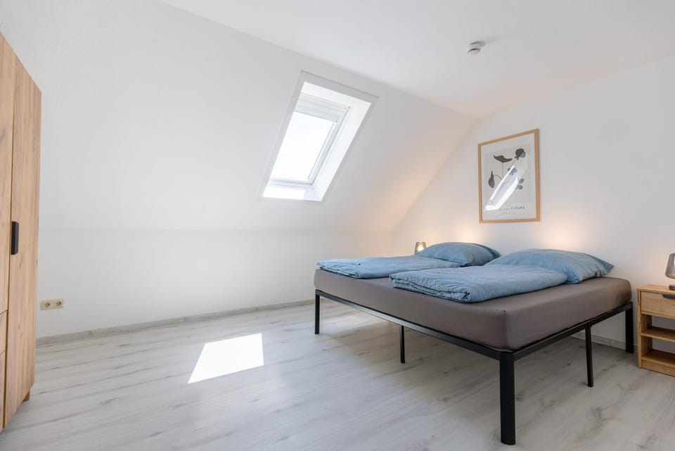 Bedroom, wardrobe