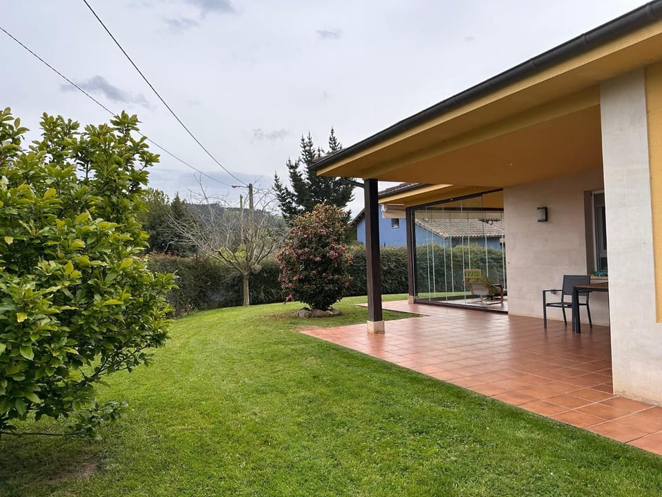 Casa El Raitán con jardín y vistas House in Asturias