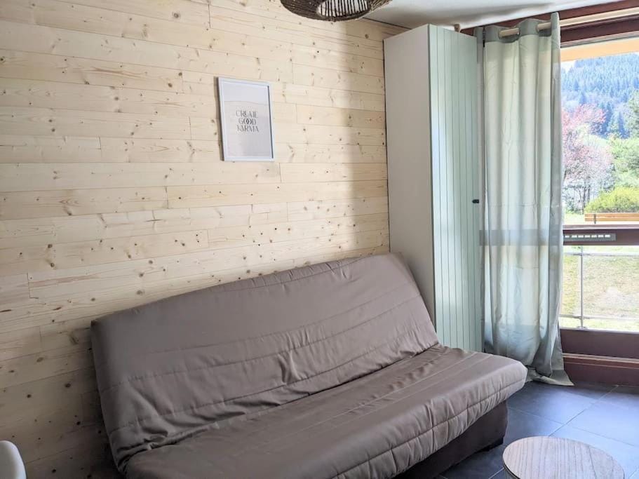 Studio 25m2, 5 pers, 30m des pistes, balcon sud Apartment in Provence-Alpes-Côte d'Azur