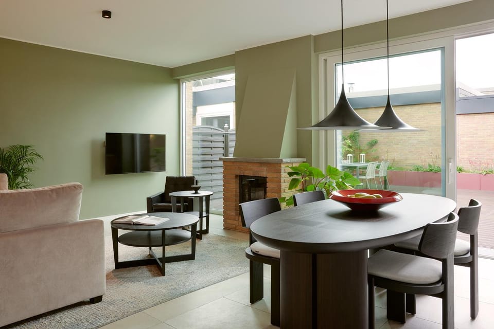 TV and multimedia, Living room, Seating area, Dining area, Evening entertainment