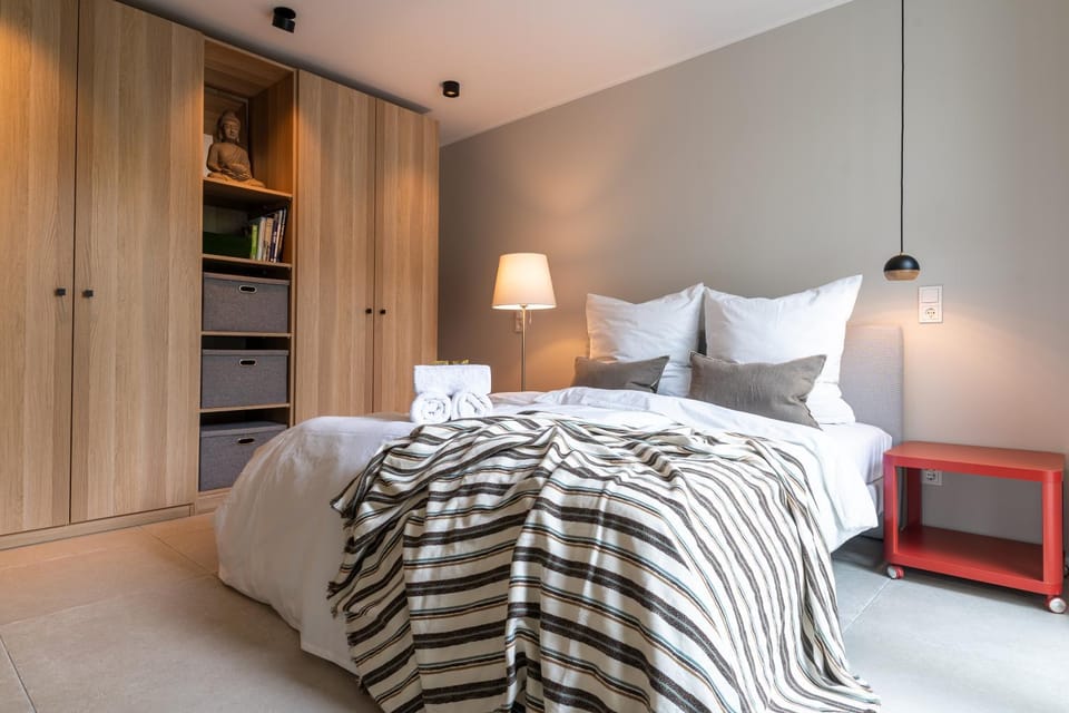 Bedroom, wardrobe