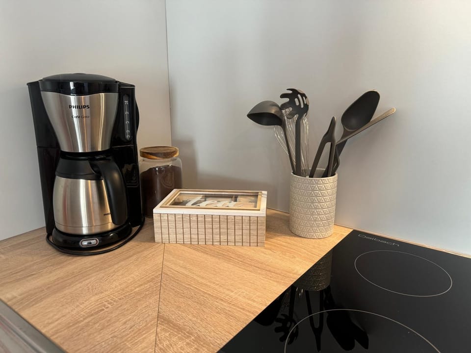 Coffee/tea facilities, Kitchen or kitchenette