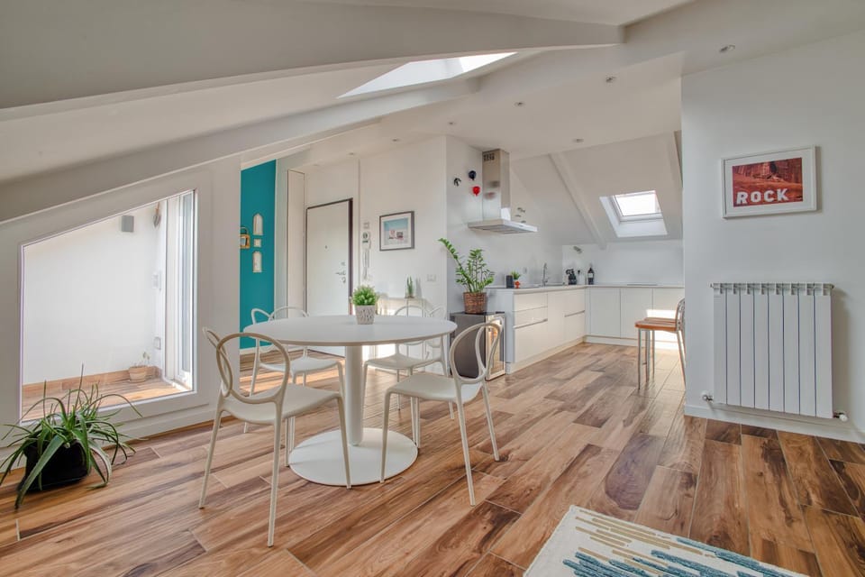 Dining area, kitchen