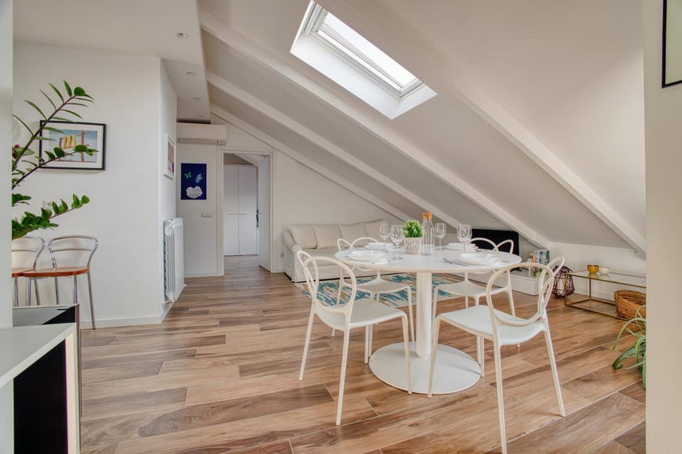 Living room, Dining area