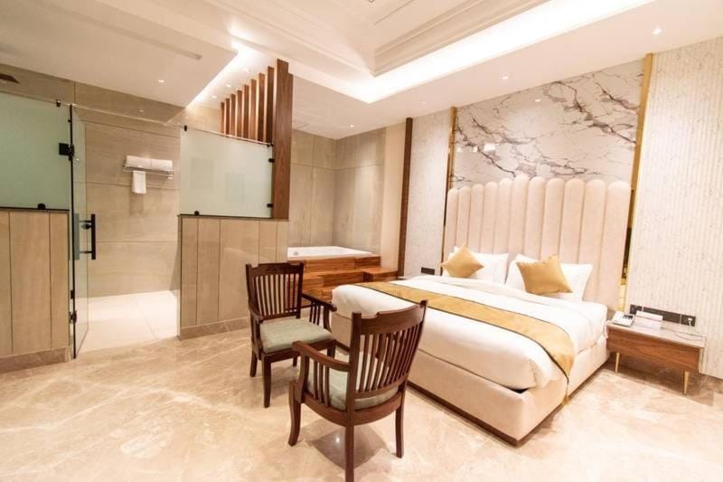 Photo of the whole room, Bedroom