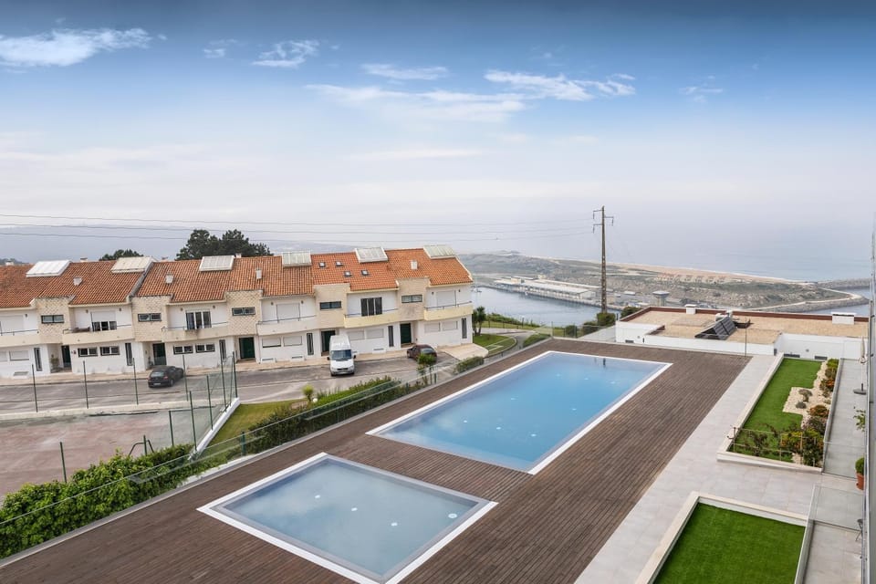 Oceanview Oasis Apartment in Nazaré