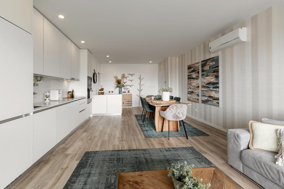 Oceanview Oasis Apartment in Nazaré