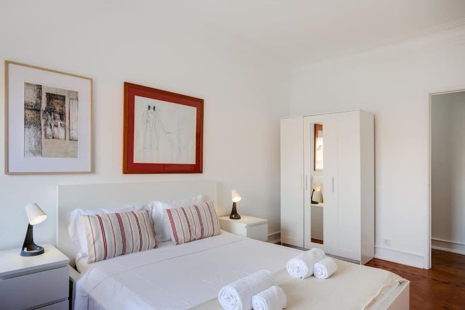 Spacious Tailor Made Flat in Areeiro Apartment in Lisbon