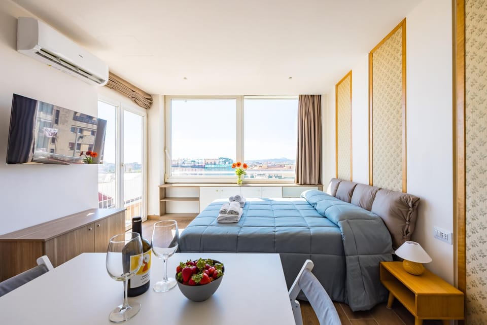 Bed, Photo of the whole room, Bedroom, air conditioner