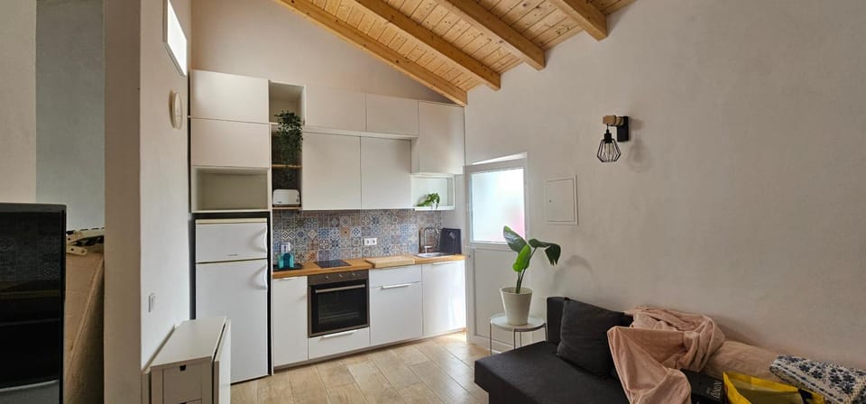 Kitchen or kitchenette, oven, stove