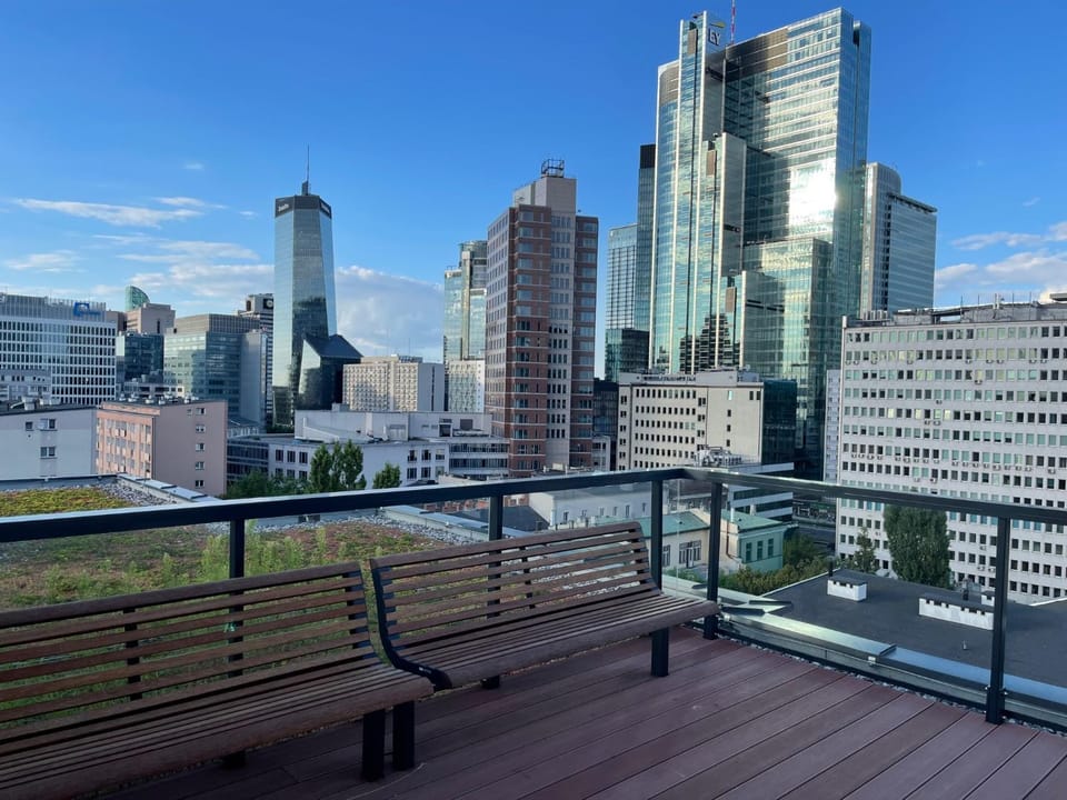 Sienna 65 - taras na dachu z panoramą 360 na Warszawę -roof terrace with a beautiful view - Prywatny balkon - private balcony - Better Rental Apartment in Warsaw