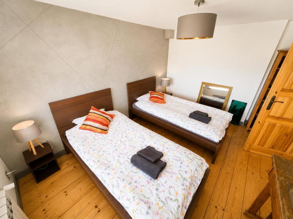 Bed, Seating area, Bedroom