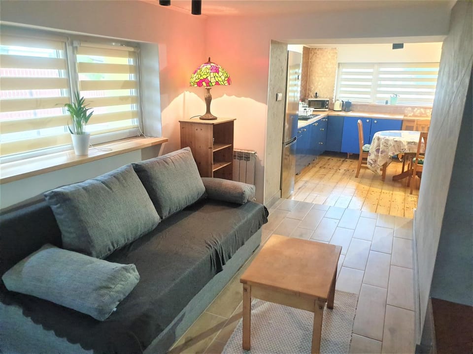 Bed, Living room, Seating area, Dining area, Bedroom