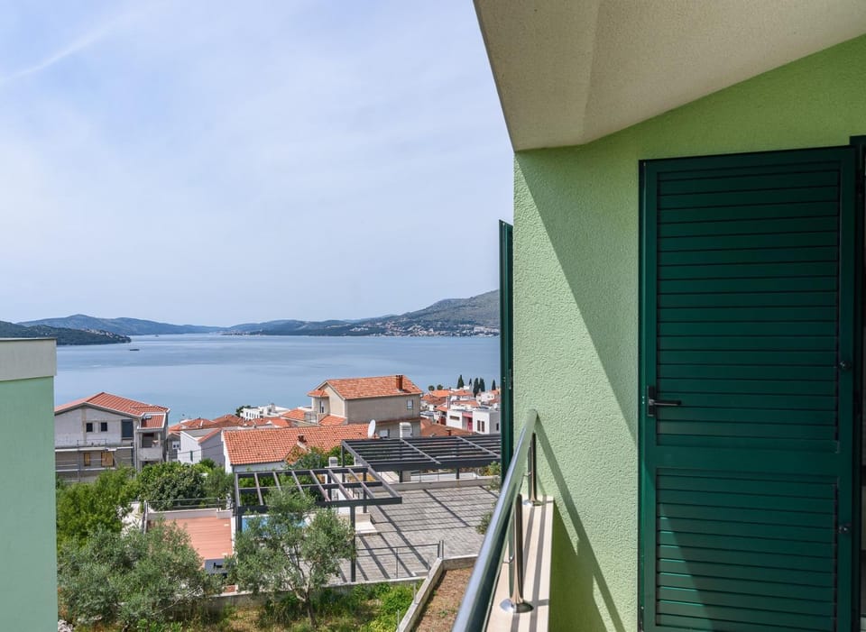 View (from property/room), Balcony/Terrace, Sea view