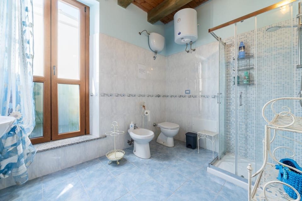 Bathroom, Living room