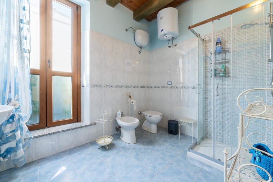 Bathroom, Living room