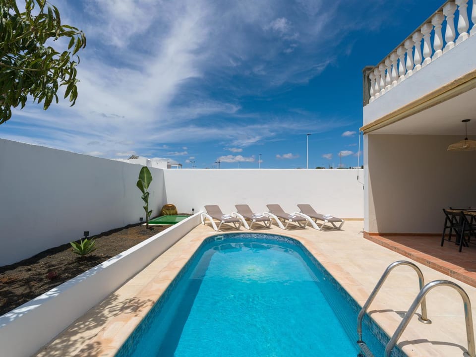 Balcony/Terrace, Swimming pool