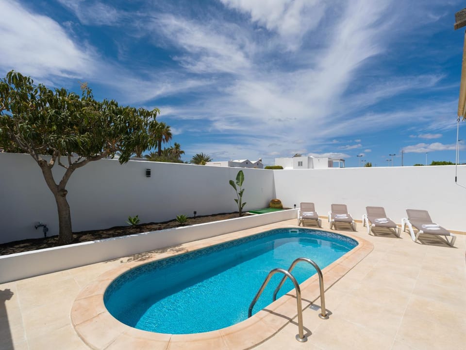Balcony/Terrace, Swimming pool