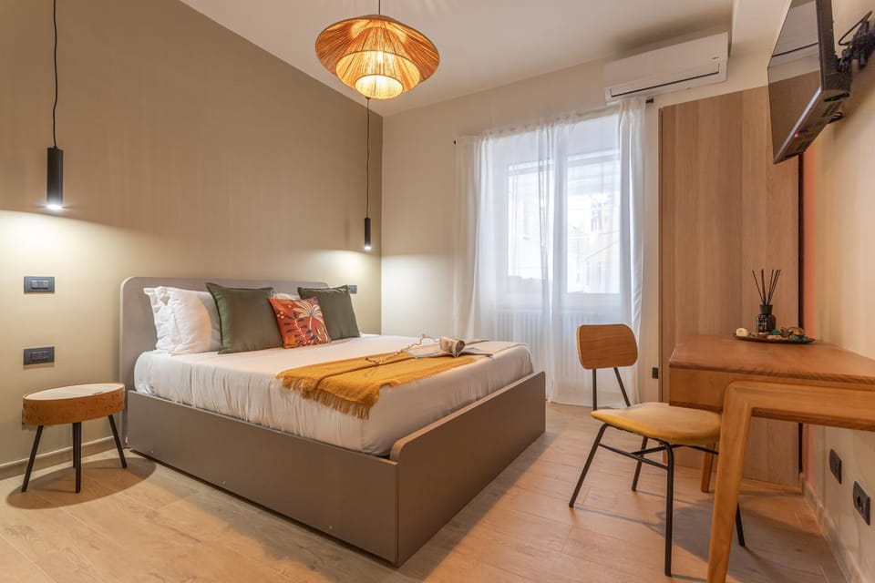Bed, Bedroom, locker, air conditioner