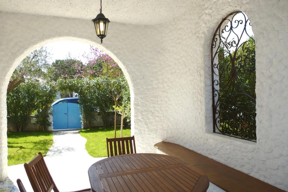 Property building, Patio, Garden