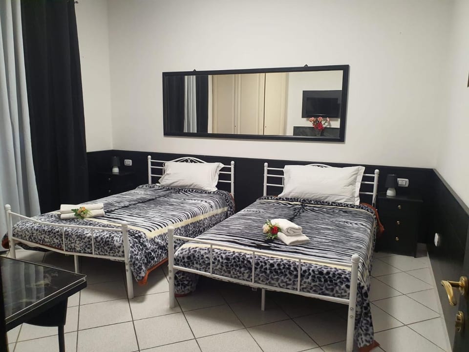 Bedroom, towels