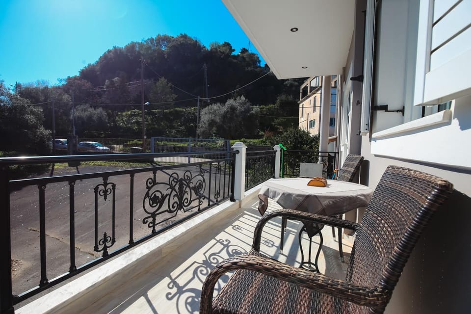 Balcony/Terrace, Balcony/Terrace, Parking