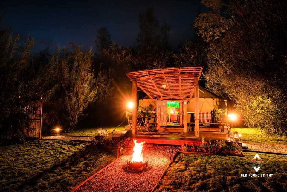 Old Pound Smithy Luxury tent in England