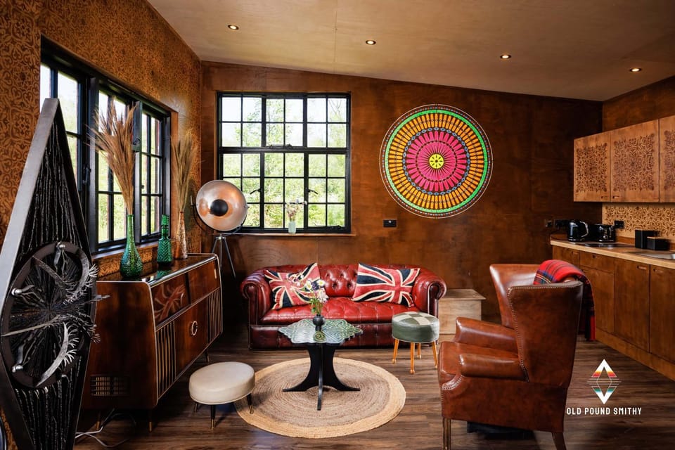 Communal lounge/ TV room
