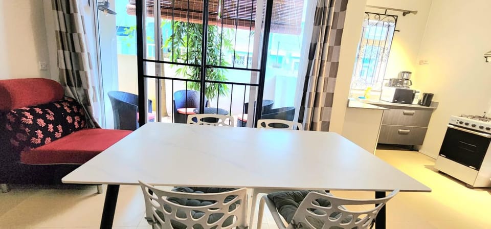 Number 3, Pebble Bay Appartments, Ground floor Apartment in Grand Baie