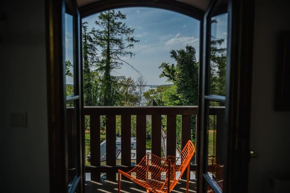 Day, Balcony/Terrace, Lake view
