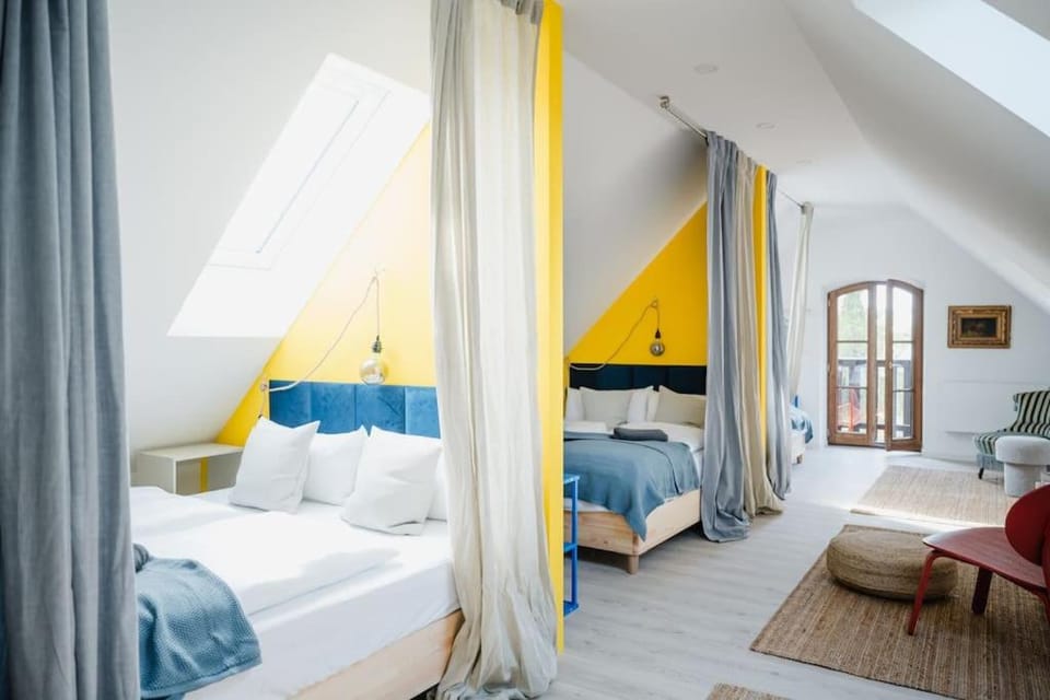 Photo of the whole room, Bedroom