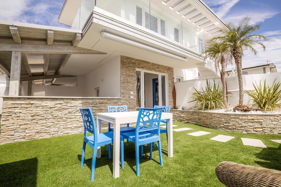 Property building, Garden, Garden view