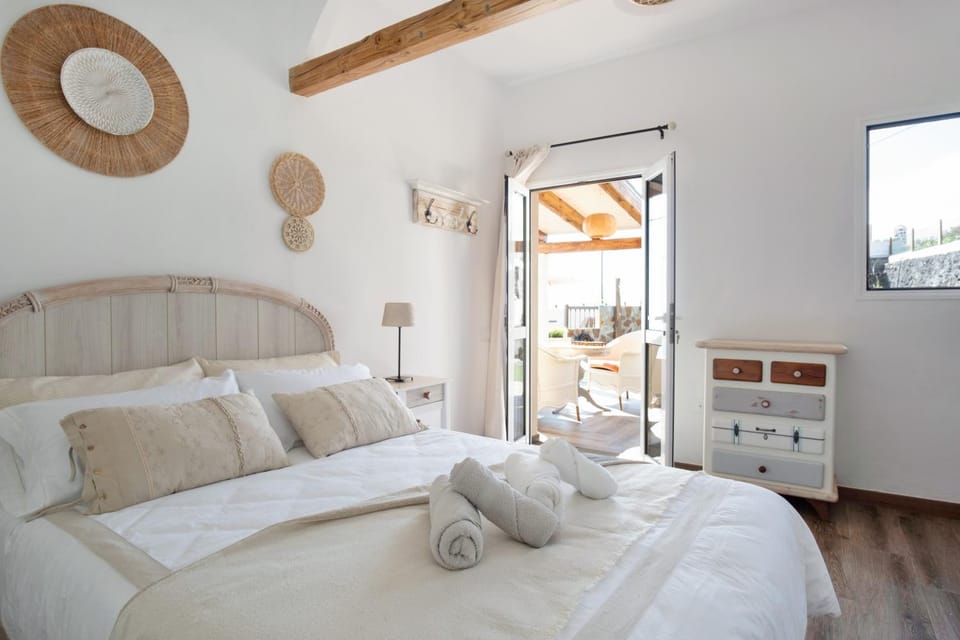 Property building, Living room, Bedroom