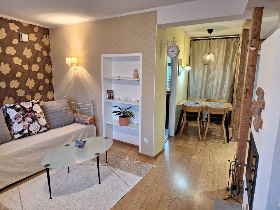 Living room, Photo of the whole room, Seating area, Dining area