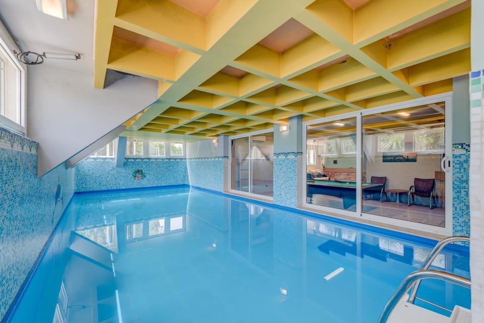 Pool view, Swimming pool