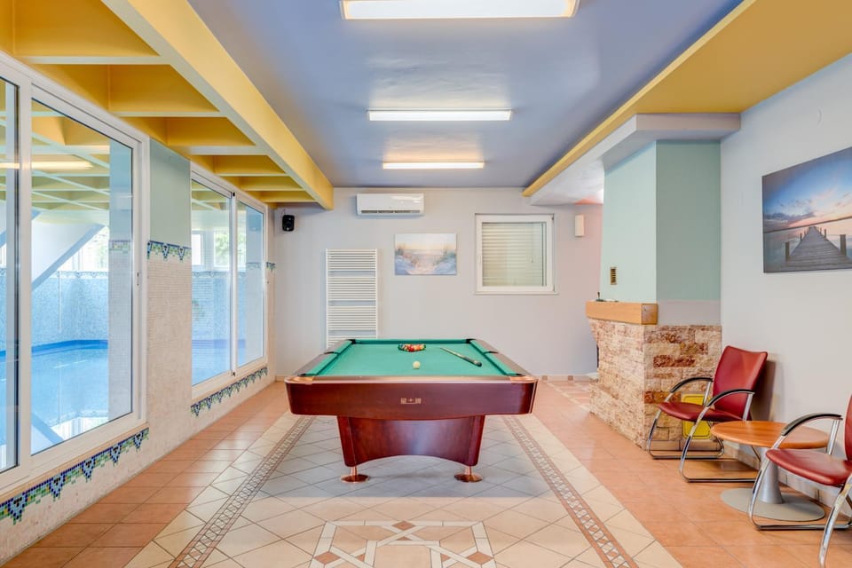 Billiard, Pool view, Swimming pool