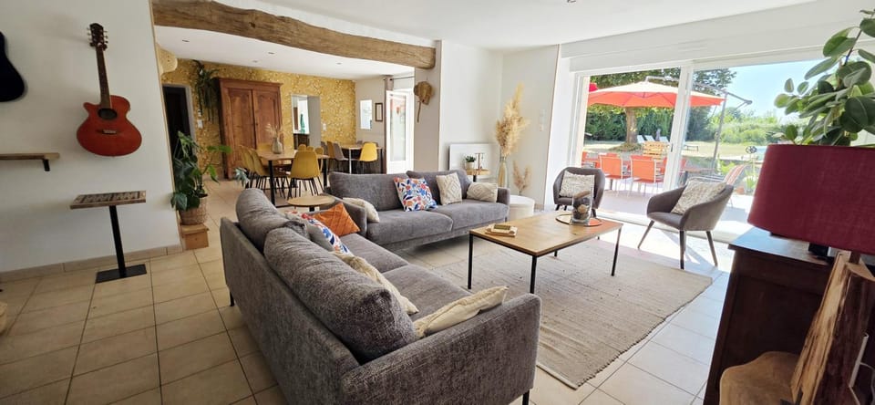 Gîte du bois Richer 4 étoiles 15 personnes avec piscine House in Pays de la Loire