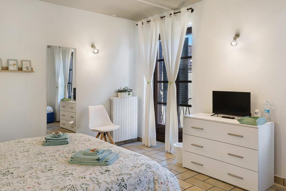 Living room, Bedroom