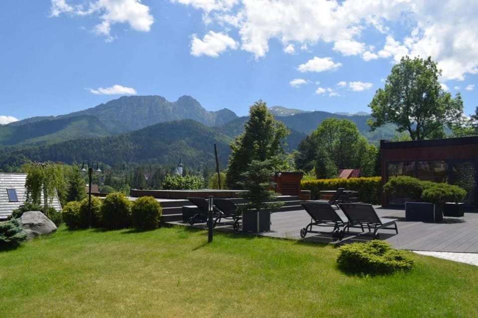 Day, Garden, Hot Tub, Sauna, View (from property/room), Seating area, sunbed